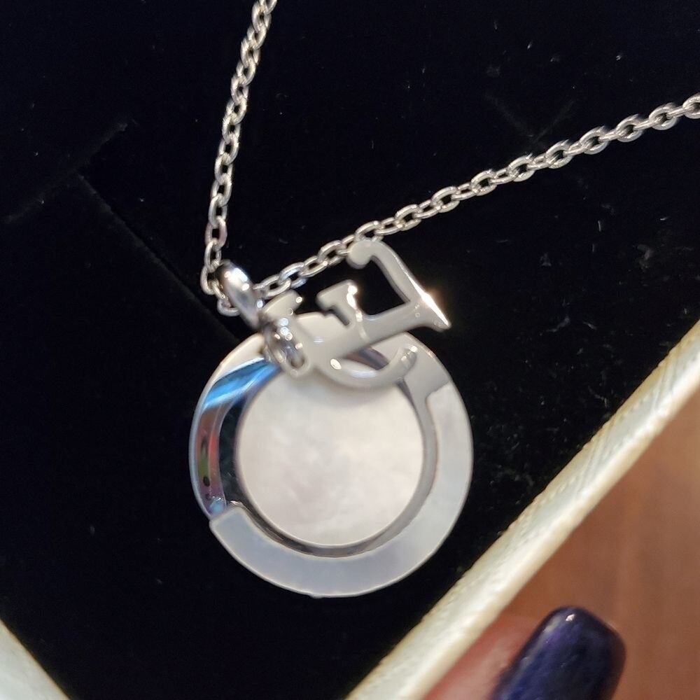 INITIAL NECKLACE - Picture 10 of 11